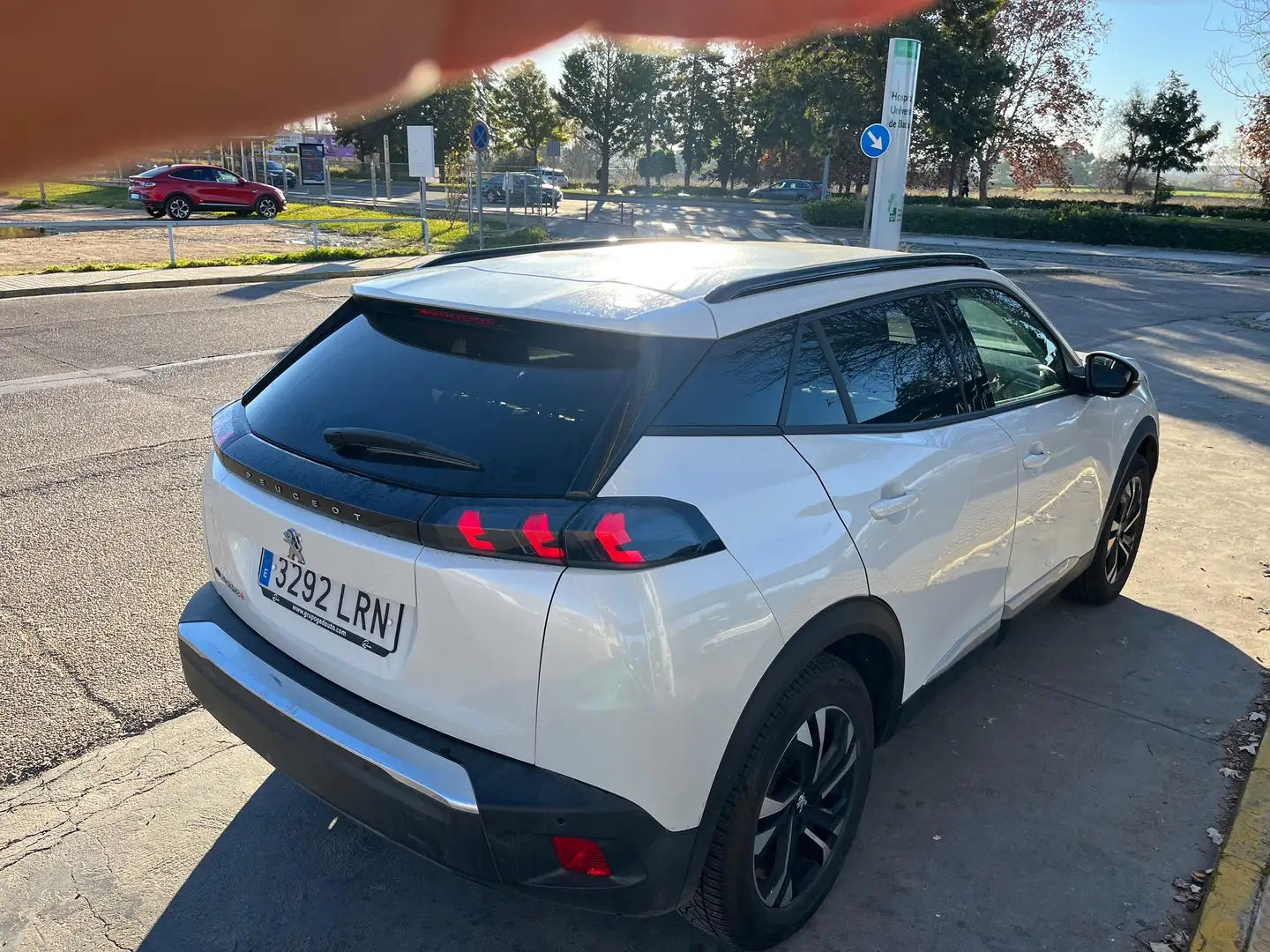 Peugeot e-2008 allure pack - 2