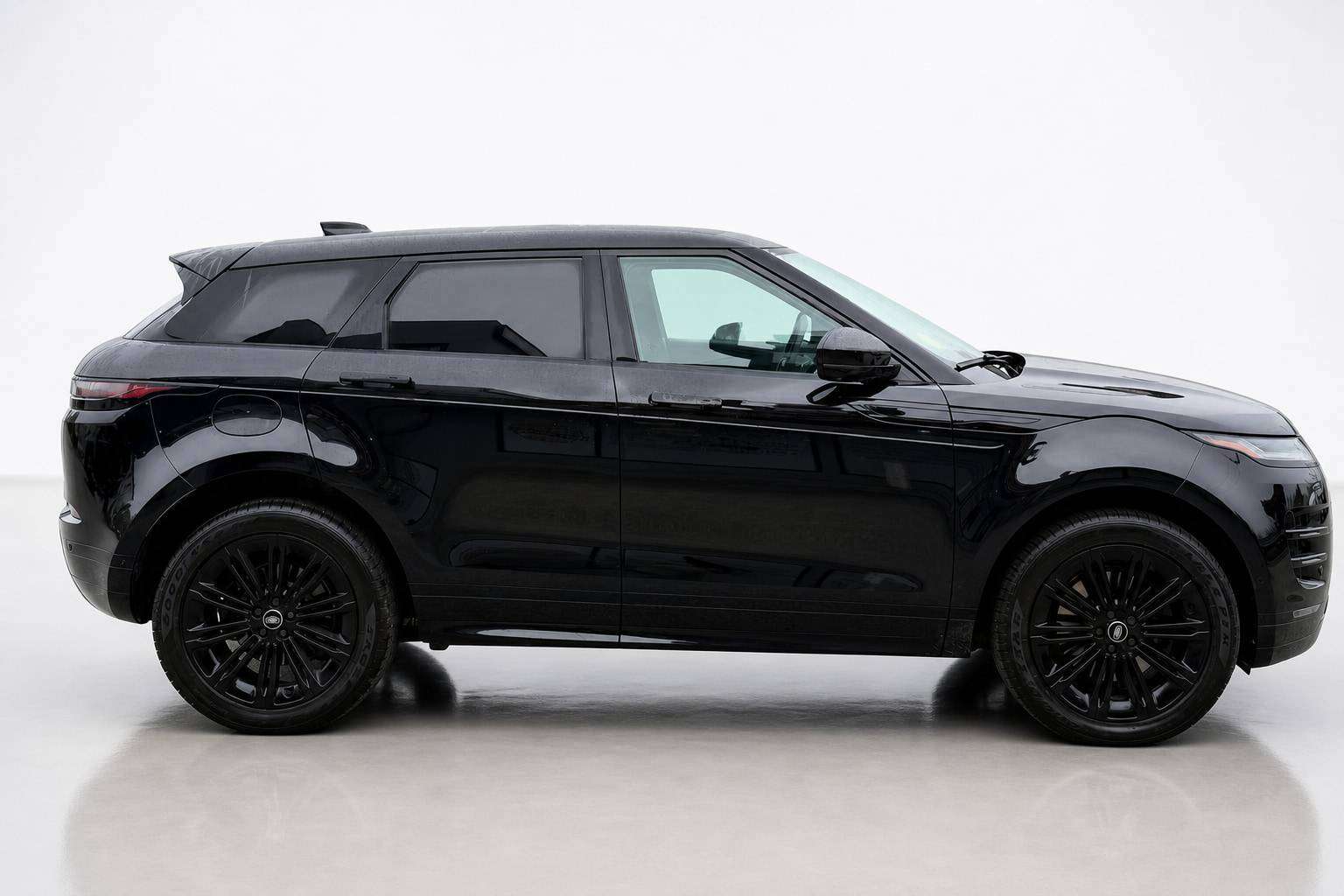 2026 Land Rover Range Rover Evoque Dynamic SE — снимка 4