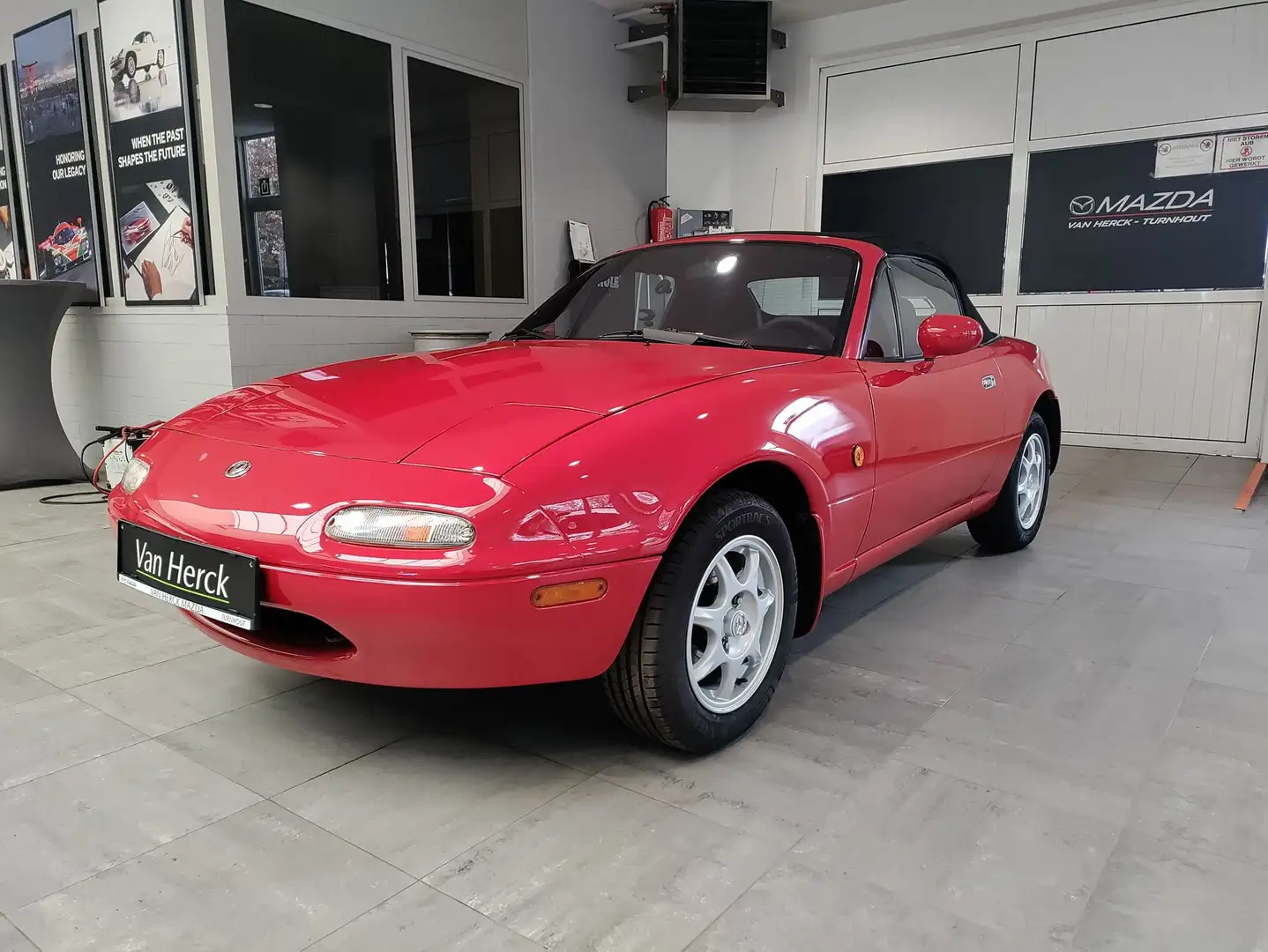 Mazda MX-5 1.8i Softtop - 1
