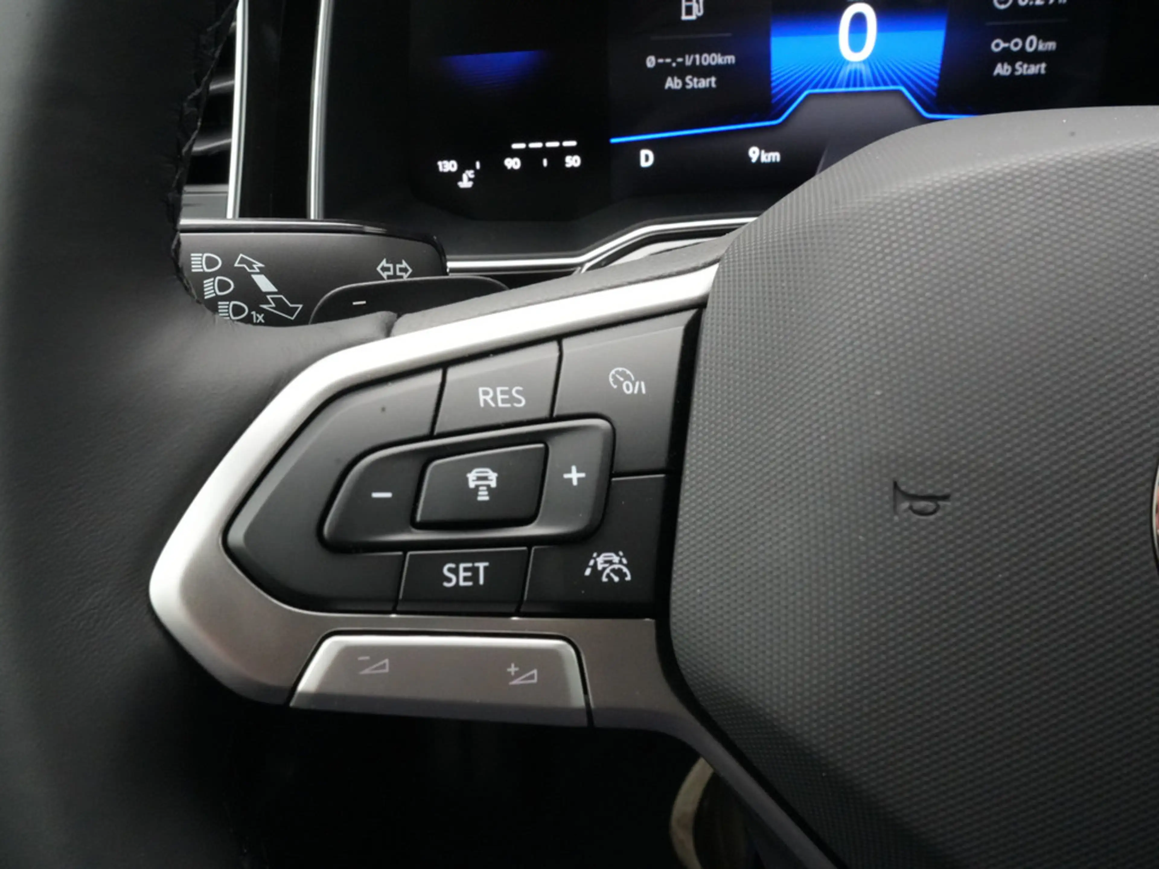 Volkswagen Taigo DSG Energy AHK LED KAM KEYLESS ACC PDC — photo 9