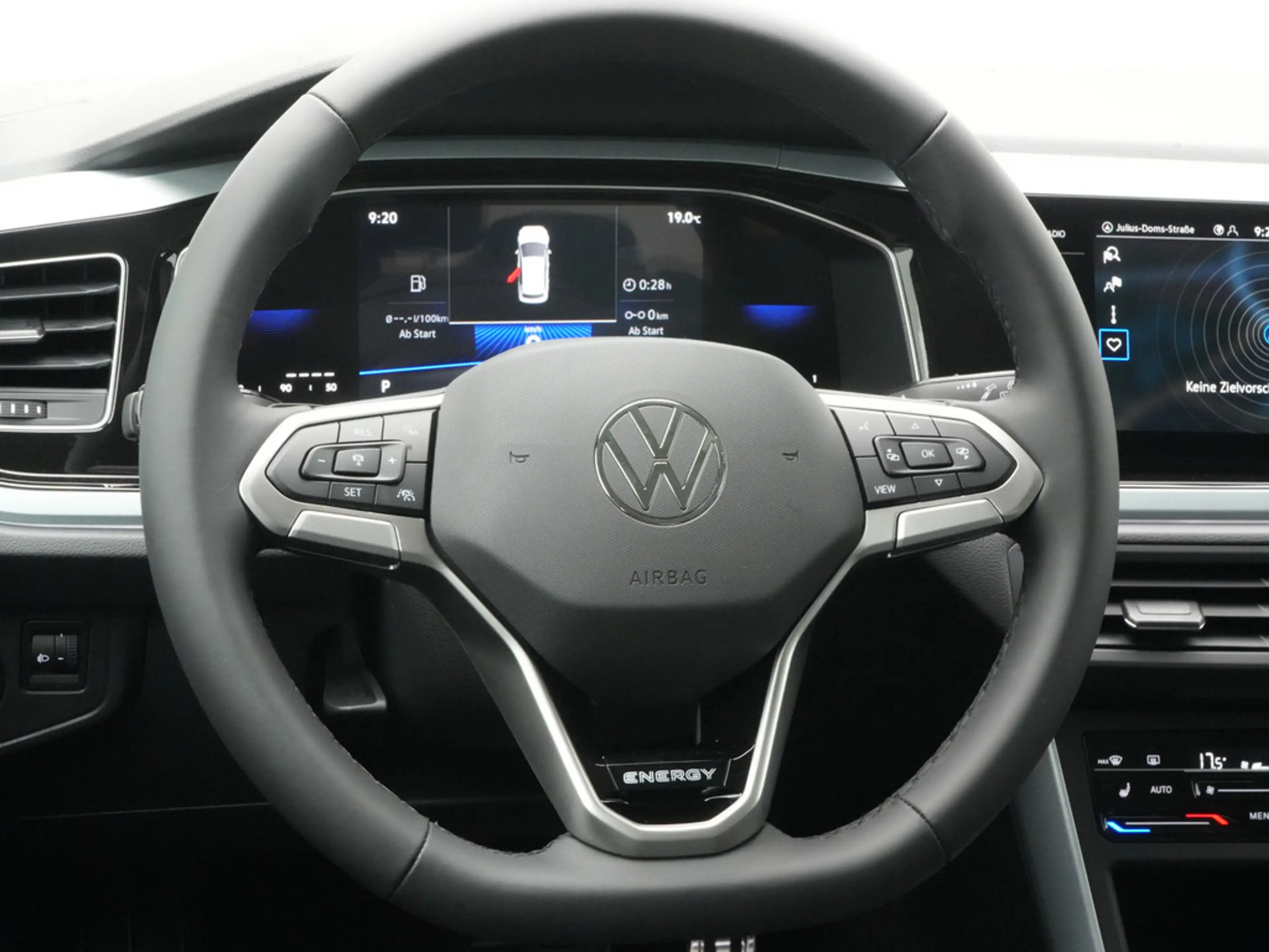 Volkswagen Taigo DSG Energy AHK LED KAM KEYLESS ACC PDC — photo 8