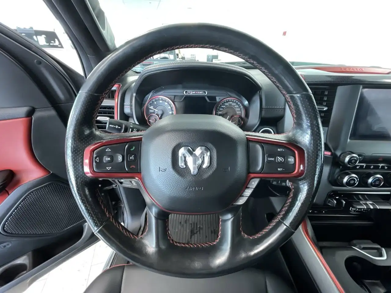 RAM 1500 снимка RAM 1500