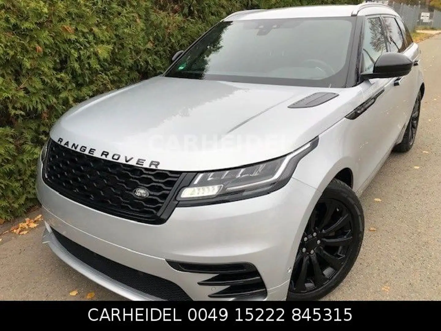 Land Rover Range Rover Velar Velar 3.0 V6 D300 R-Dynamic Stříbrná - 1
