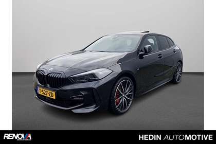 BMW 118 1-serie 118i 5 deurs M-Sport | 19 inch | Panoramad