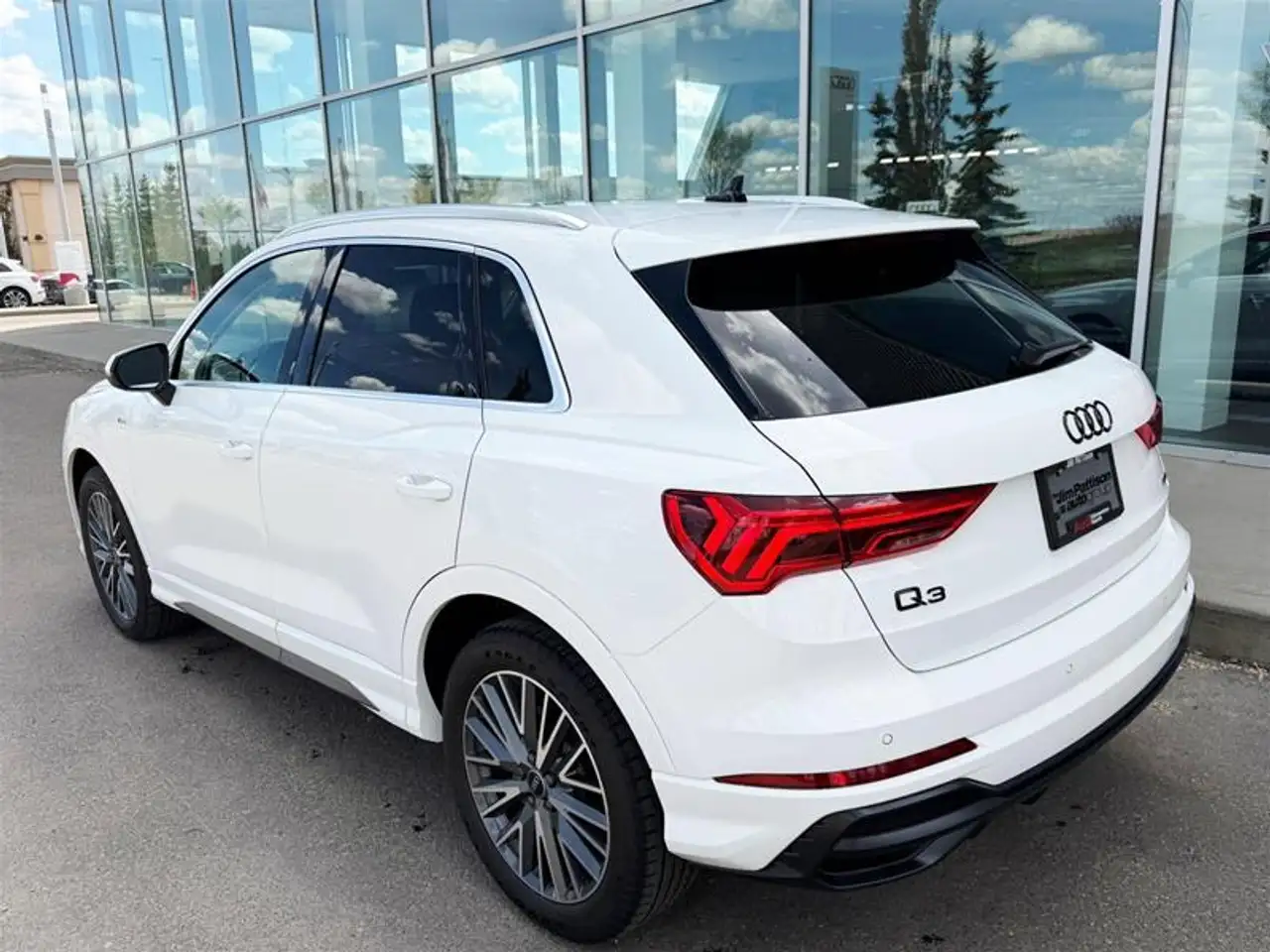 Audi Q3 снимка Audi Q3