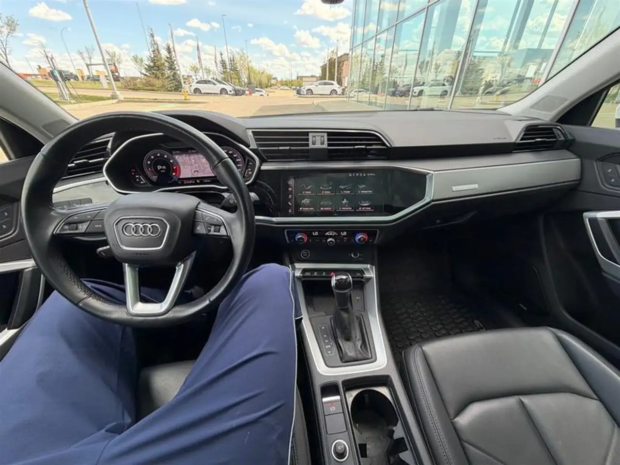 Audi Q3 снимка Audi Q3