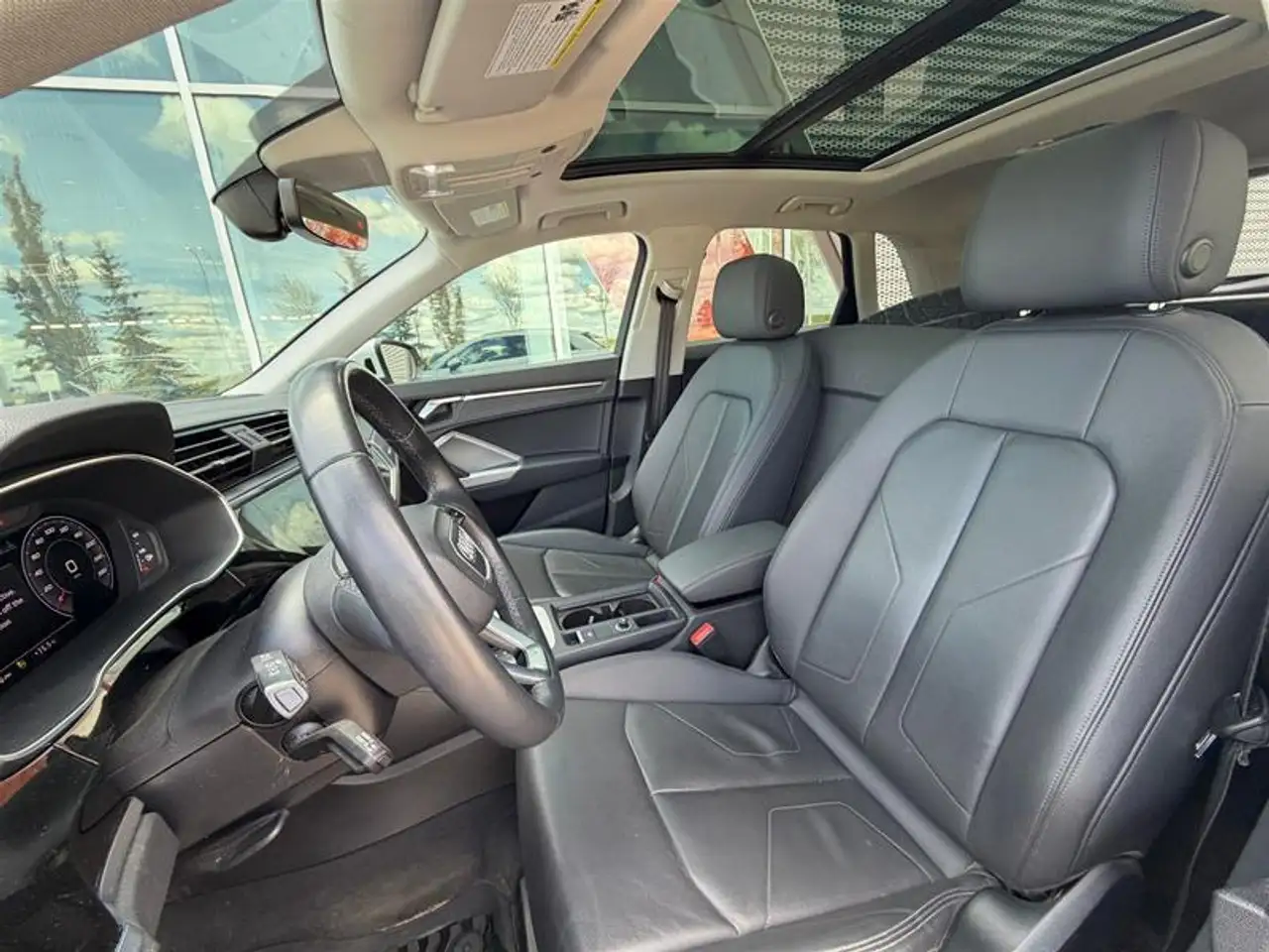 Audi Q3 снимка Audi Q3