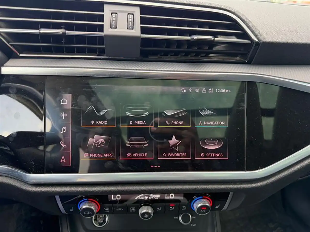Audi Q3 снимка Audi Q3