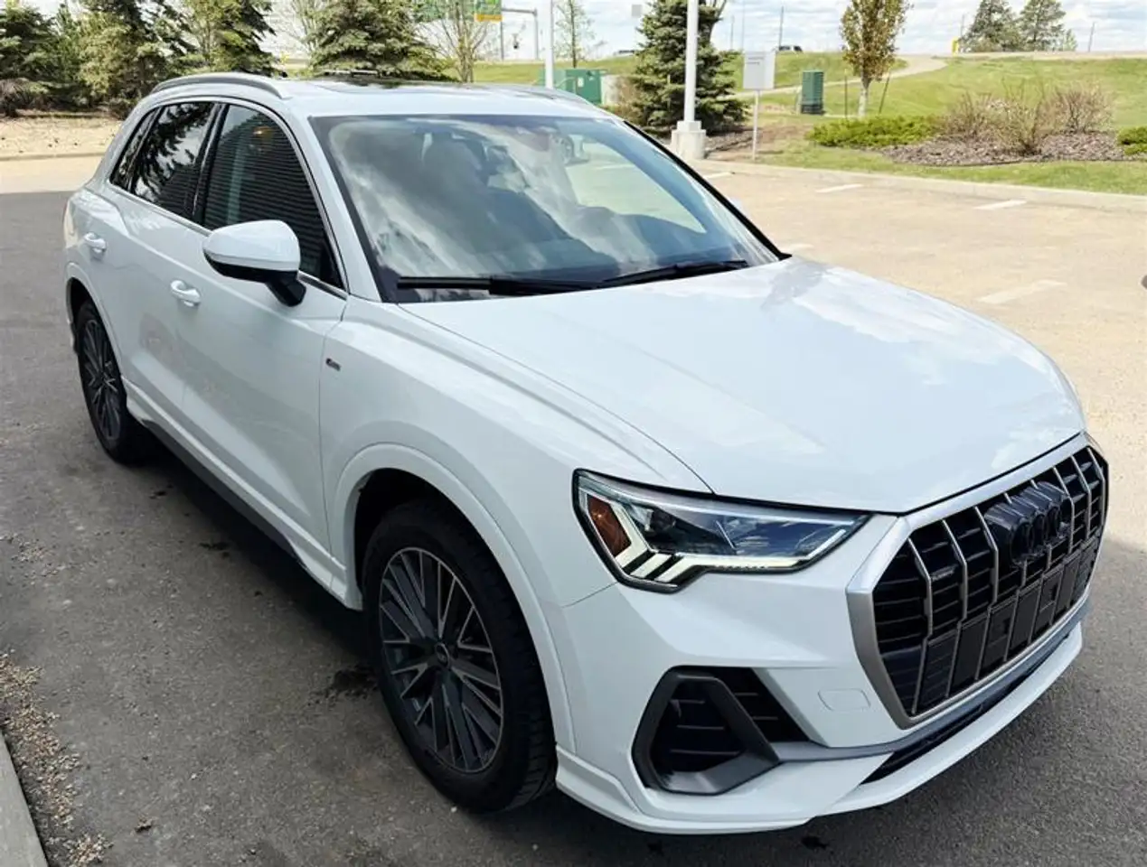Audi Q3 снимка Audi Q3