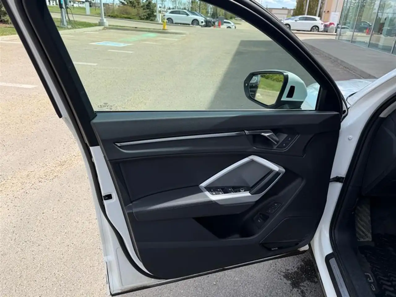 Audi Q3 снимка Audi Q3