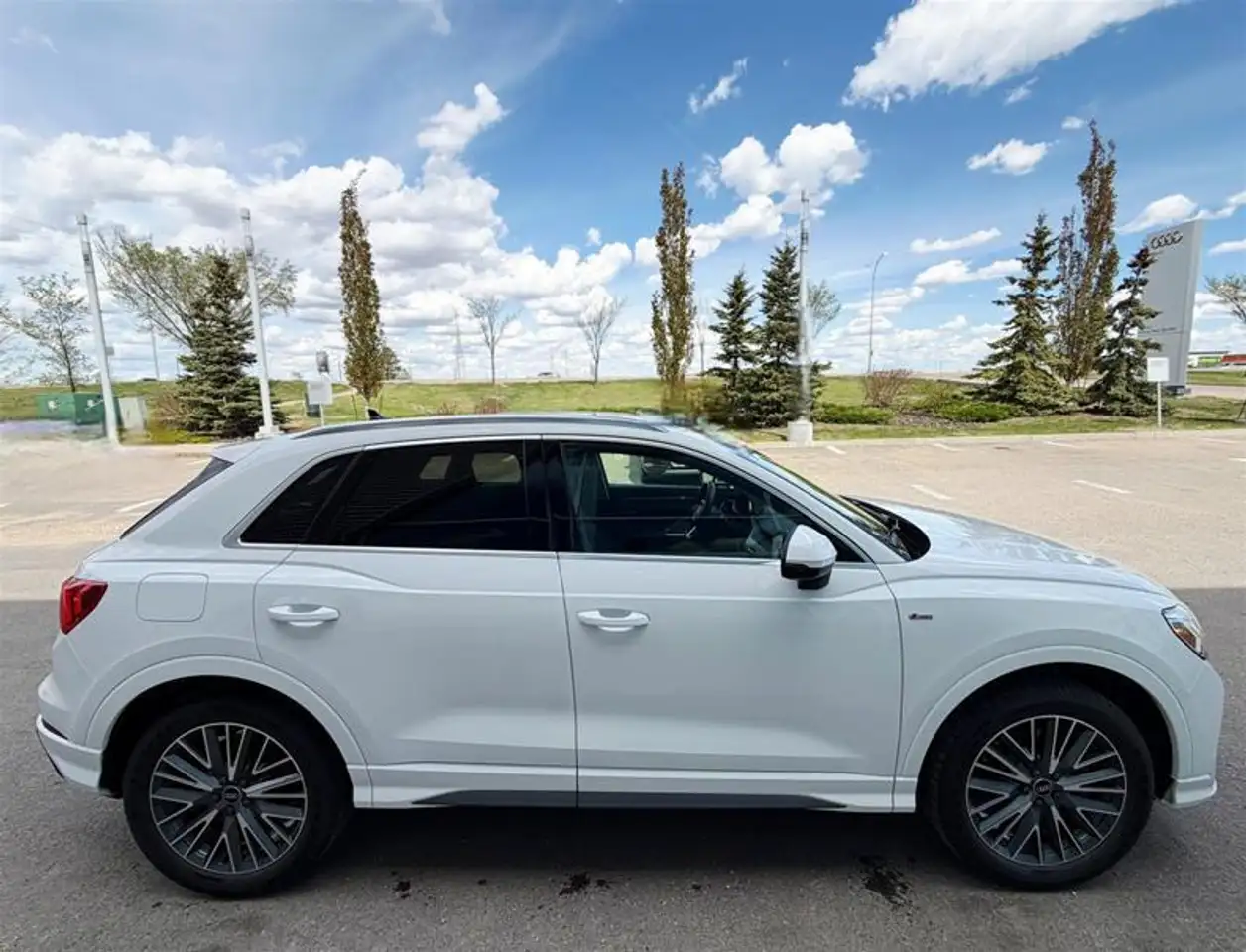 Audi Q3 снимка Audi Q3