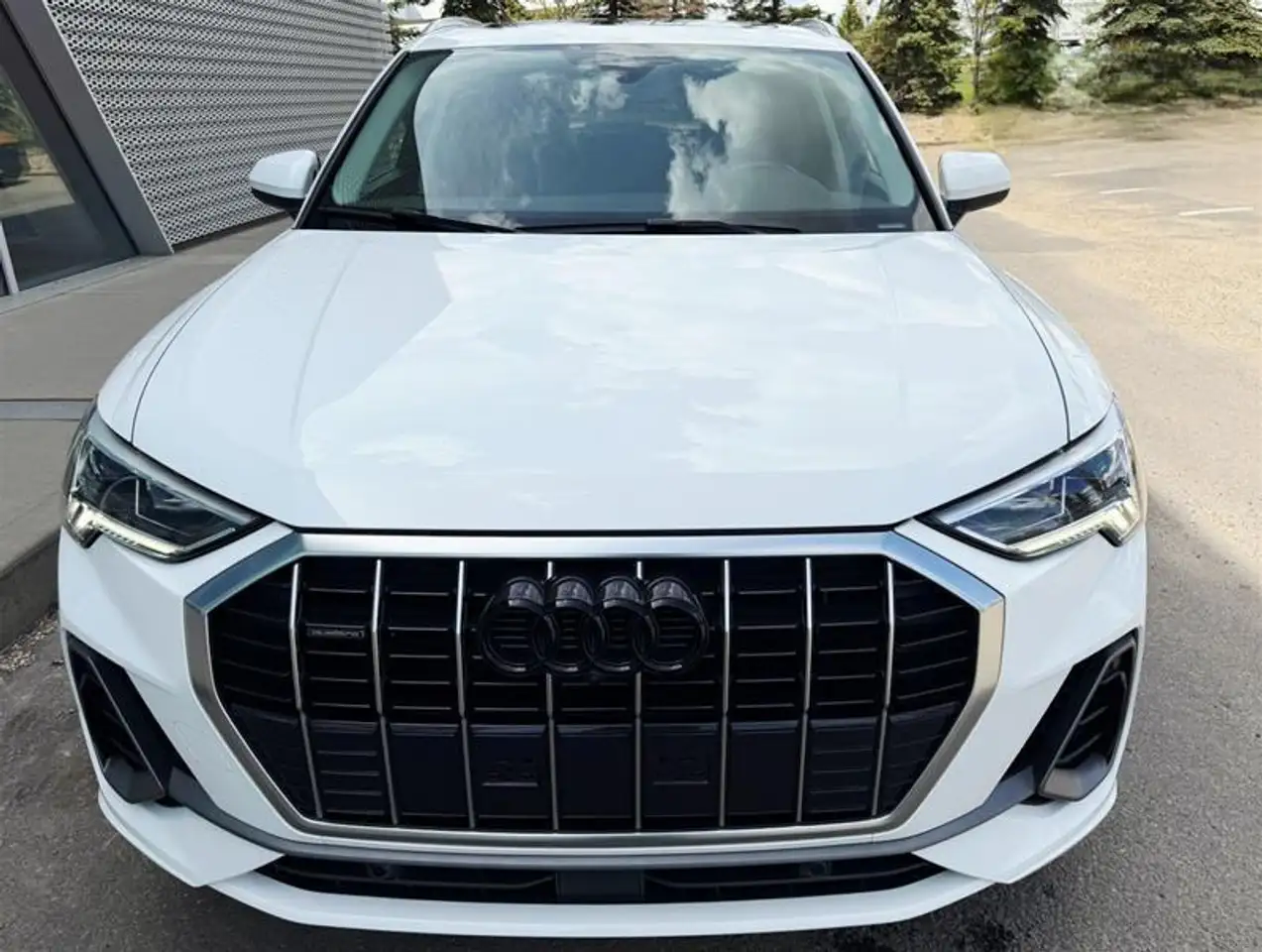 Audi Q3 снимка Audi Q3