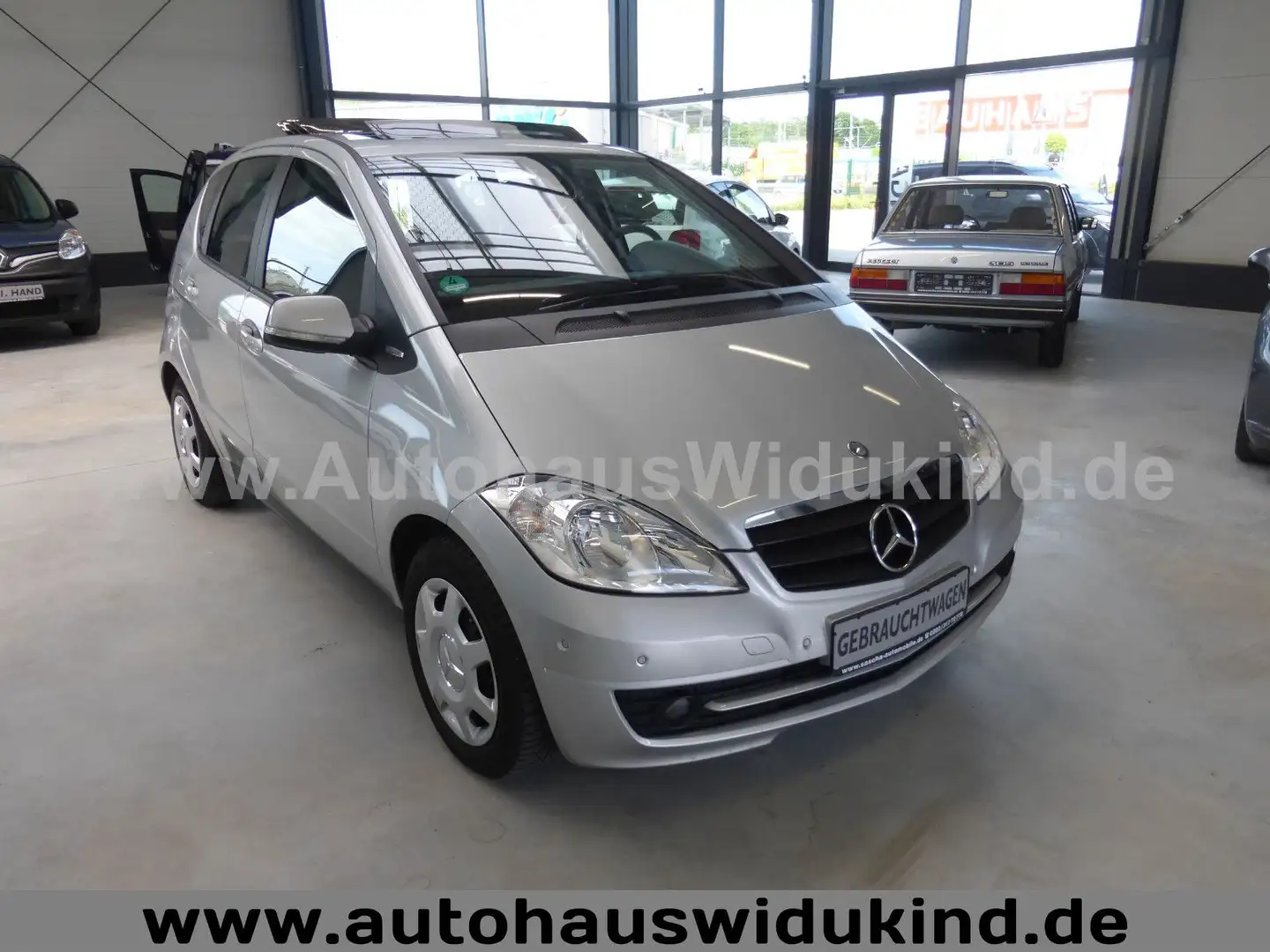 Mercedes-Benz A 160 PDC Klima Panorama SHZ 5 türig nur 125 tkm Silber - 2