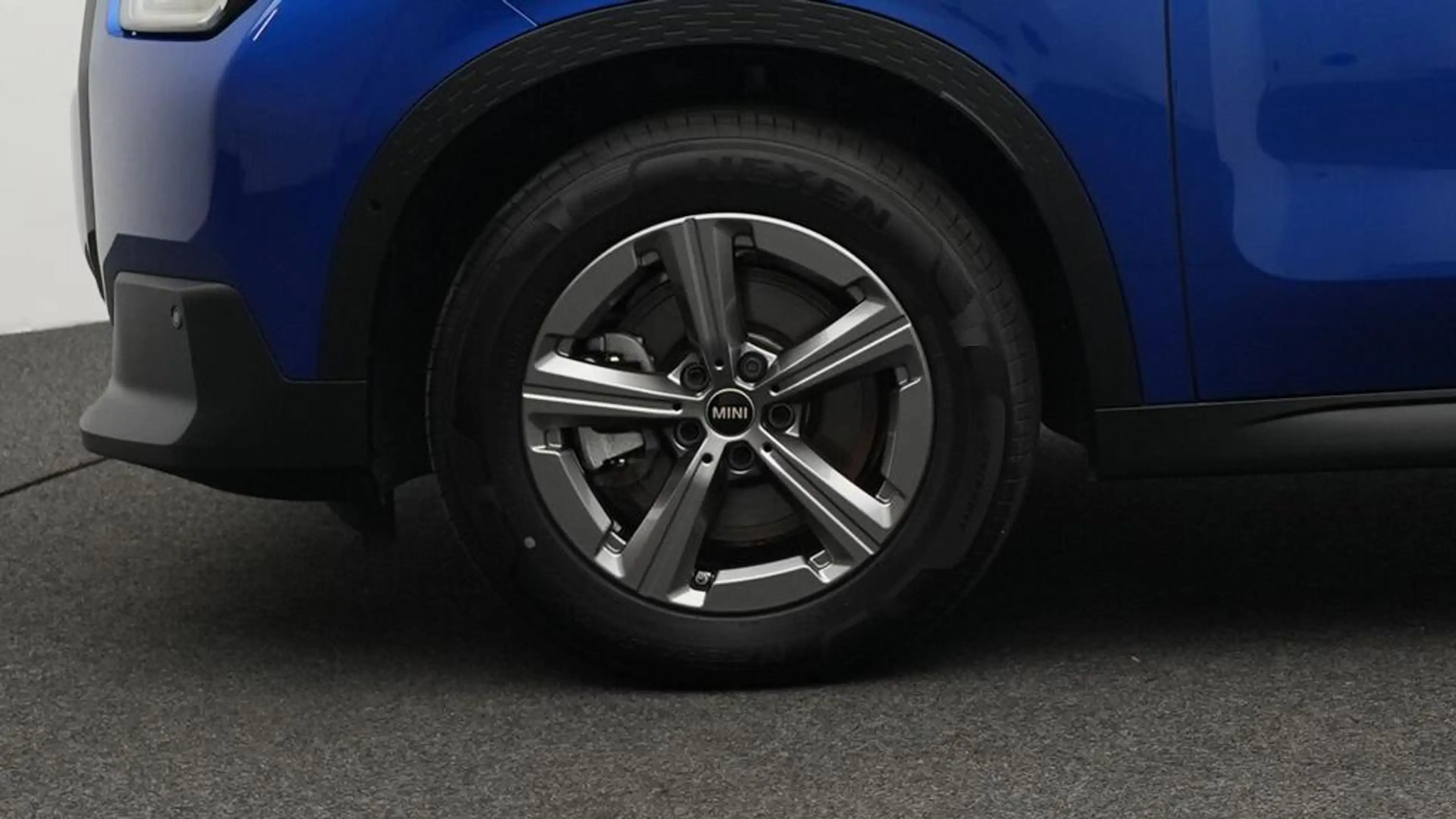 MINI Countryman C Classic Trim — photo 11