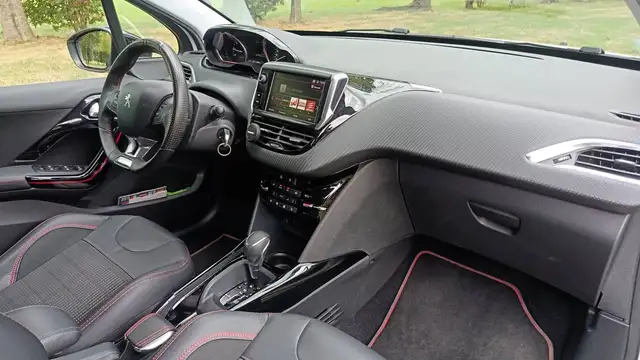 Peugeot 2008 view 10