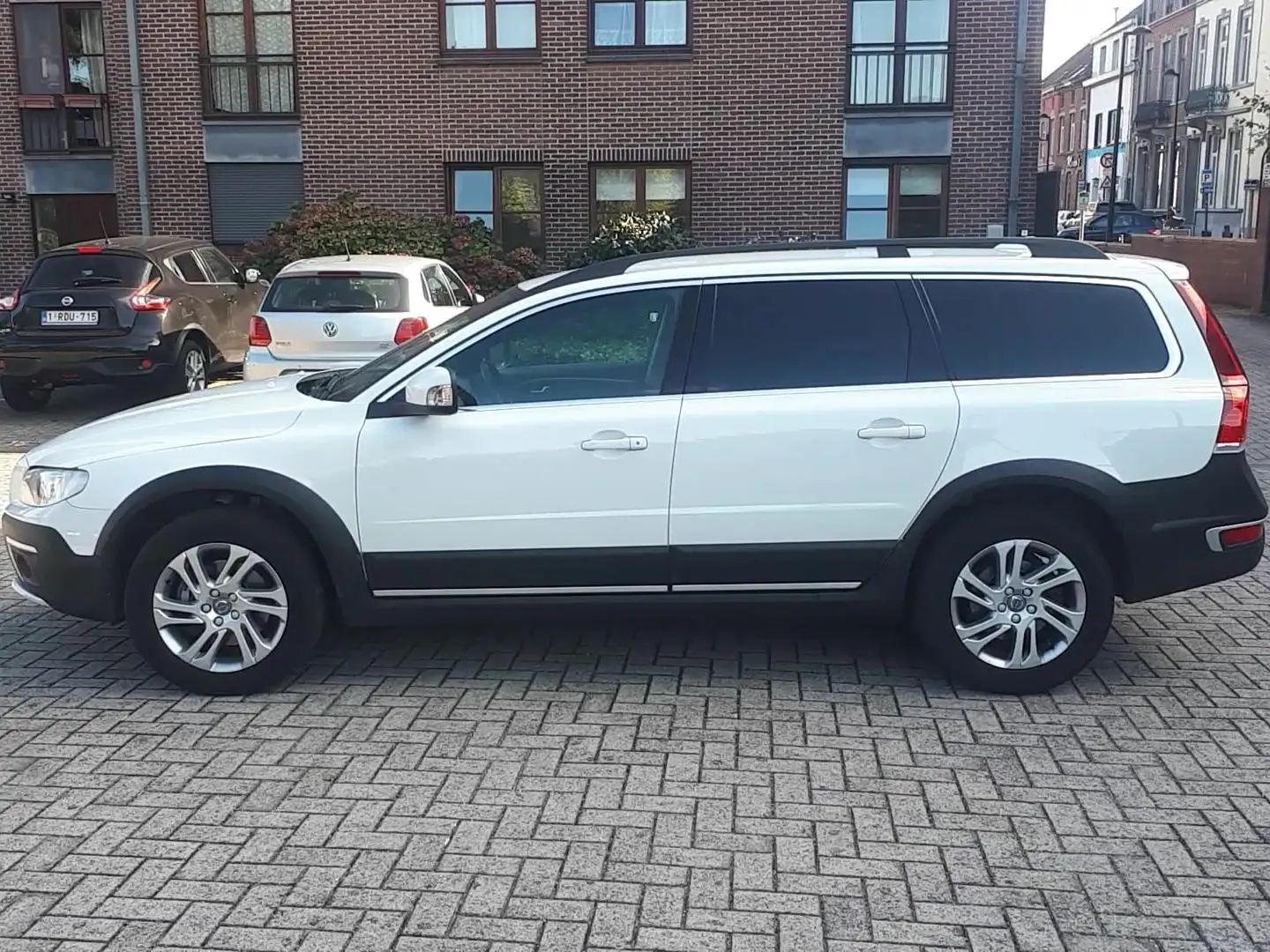 Volvo XC70 XC70 2.4 D4 4WD Momentum Geartronic Blanco - 1