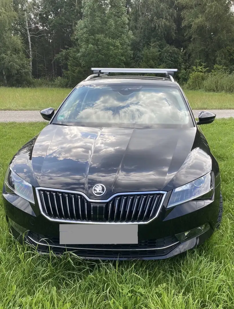 Skoda Superb Combi 2.0 TDI 4x4 DSG Style Schwarz - 1