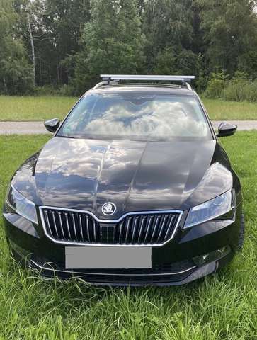Imagine Skoda Superb Combi 2.0 TDI 4x4 DSG Style