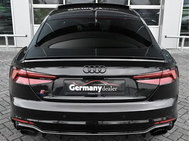 Audi RS5 view 4
