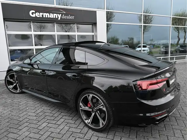 Audi RS5 view 8