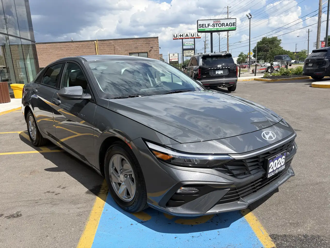 Hyundai ELANTRA photo Hyundai ELANTRA