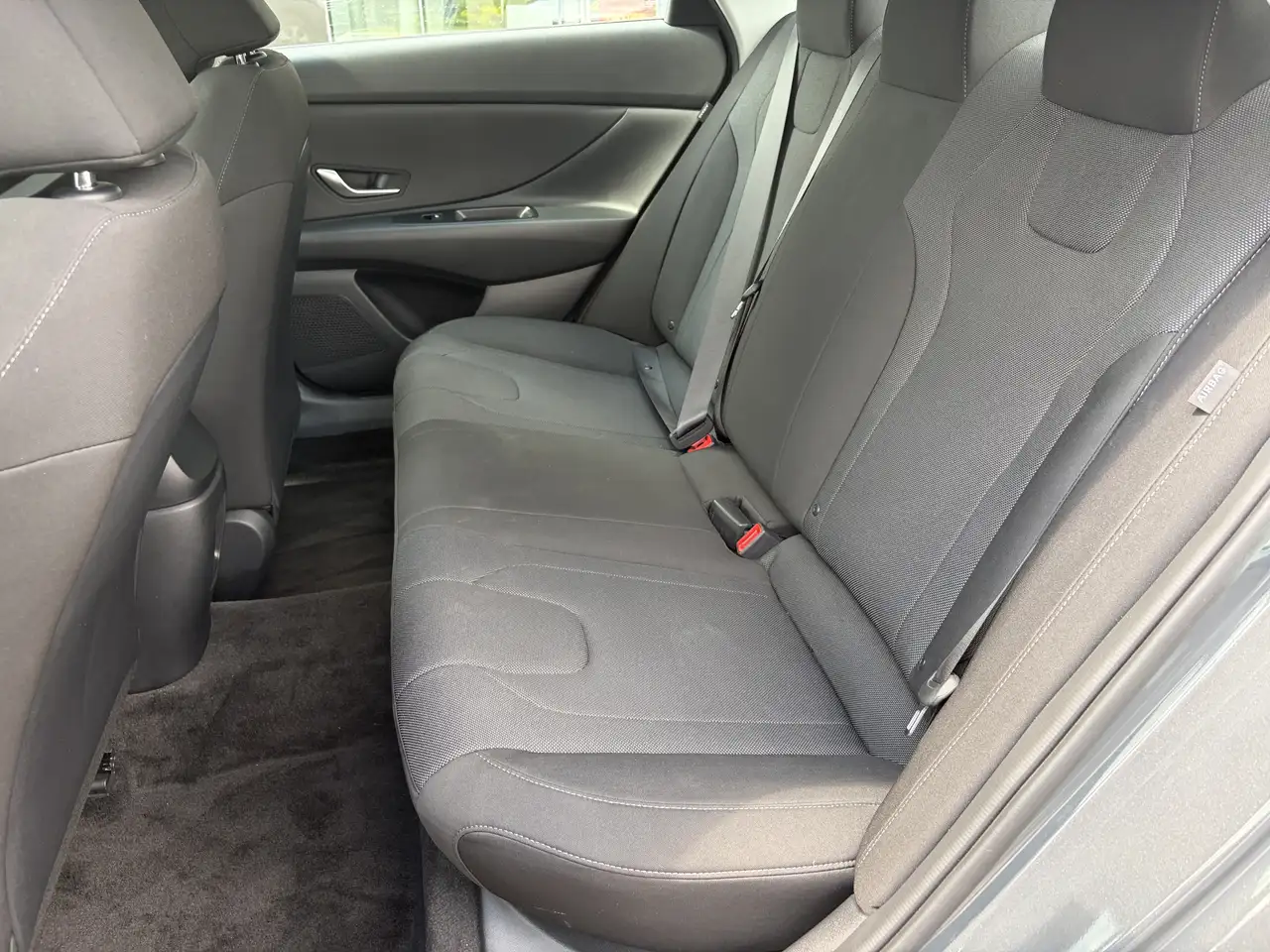 Hyundai ELANTRA photo Hyundai ELANTRA