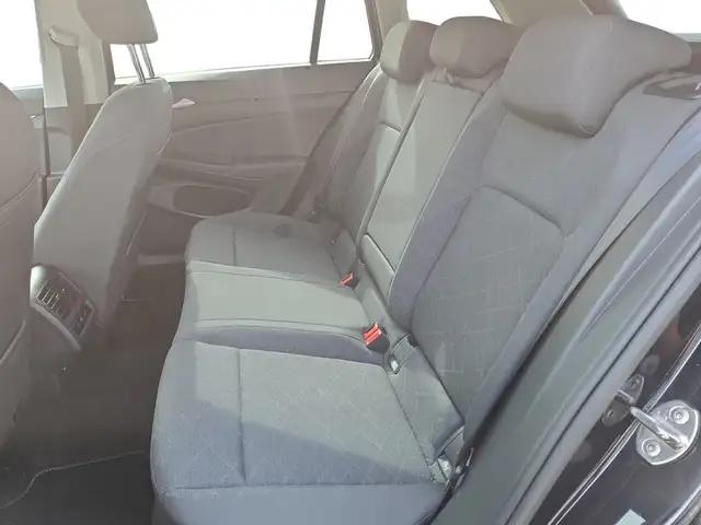 Volkswagen Golf view 10