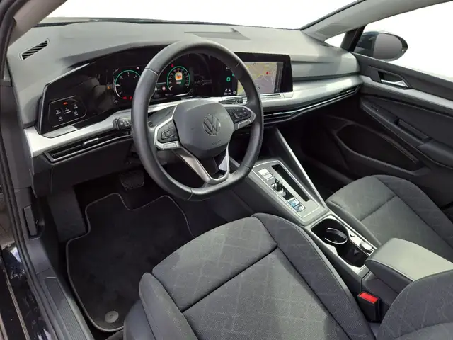 Volkswagen Golf view 4