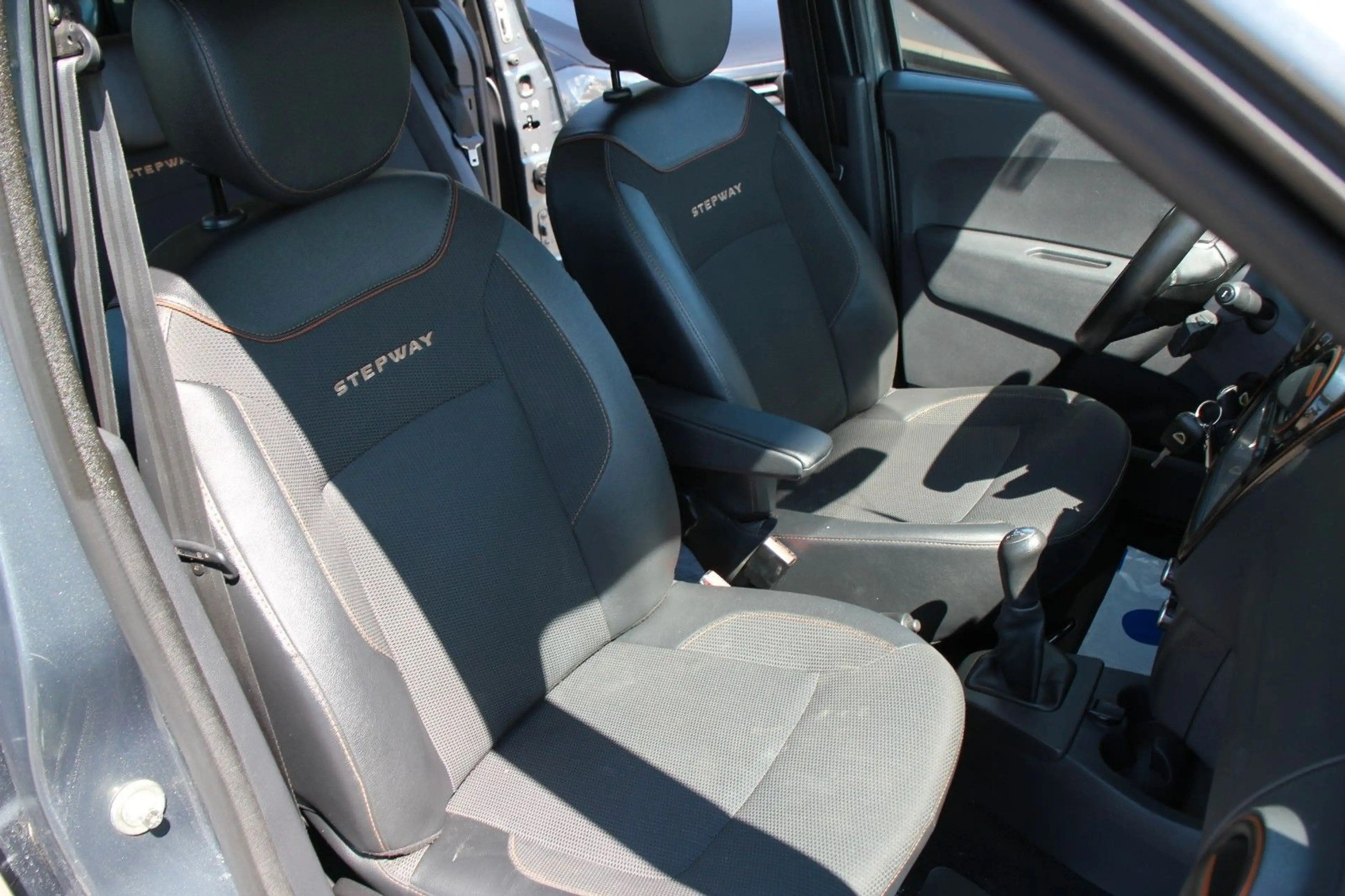 Dacia Dokker Stepway Celebration Klima/Navi/Tempom/PDC — photo 13