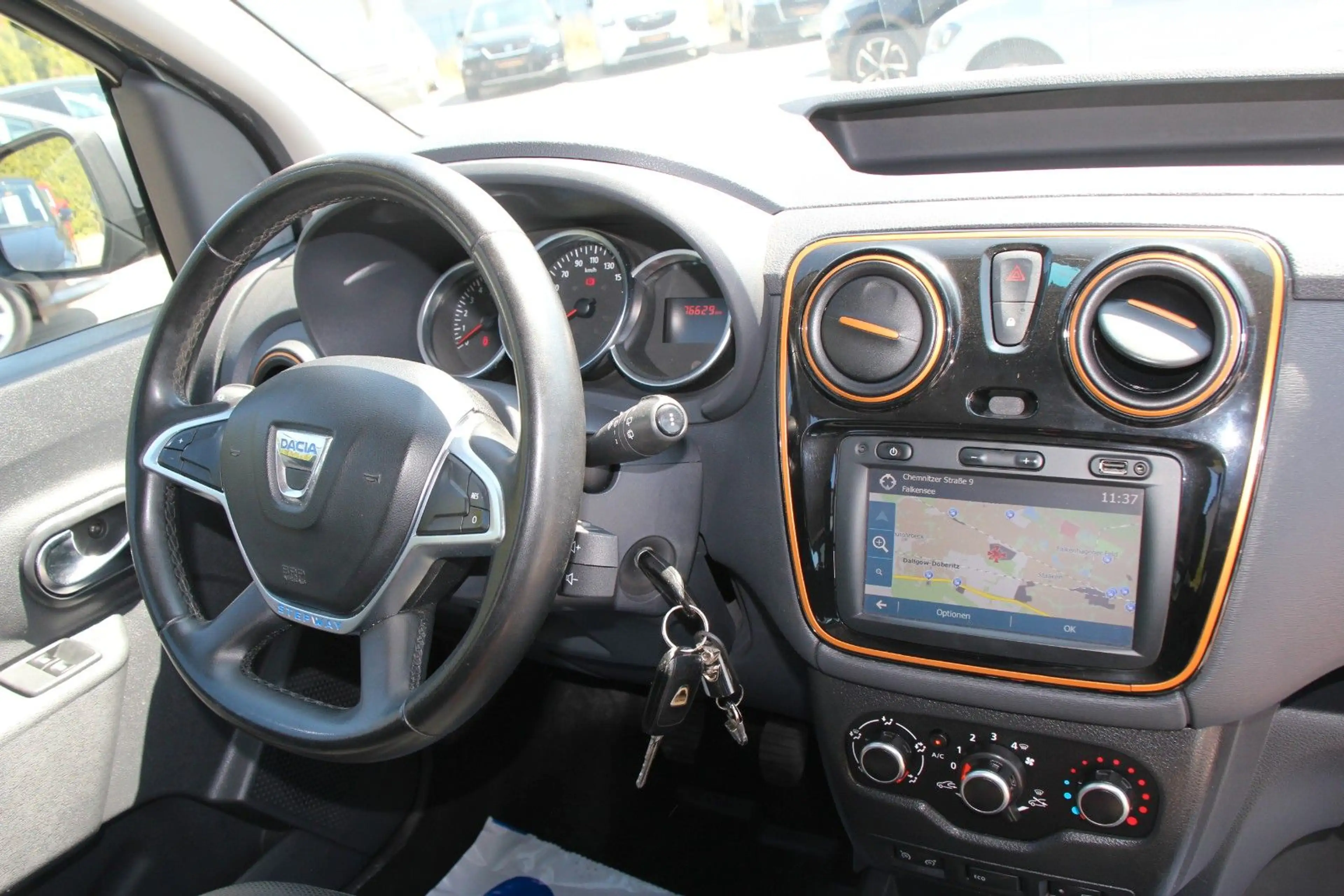Dacia Dokker Stepway Celebration Klima/Navi/Tempom/PDC — photo 9