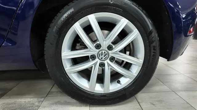 Volkswagen Golf view 12