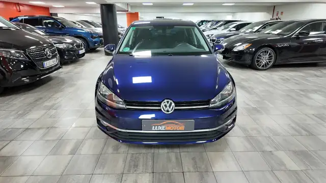 Volkswagen Golf view 2