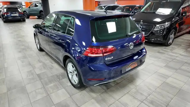 Volkswagen Golf view 4