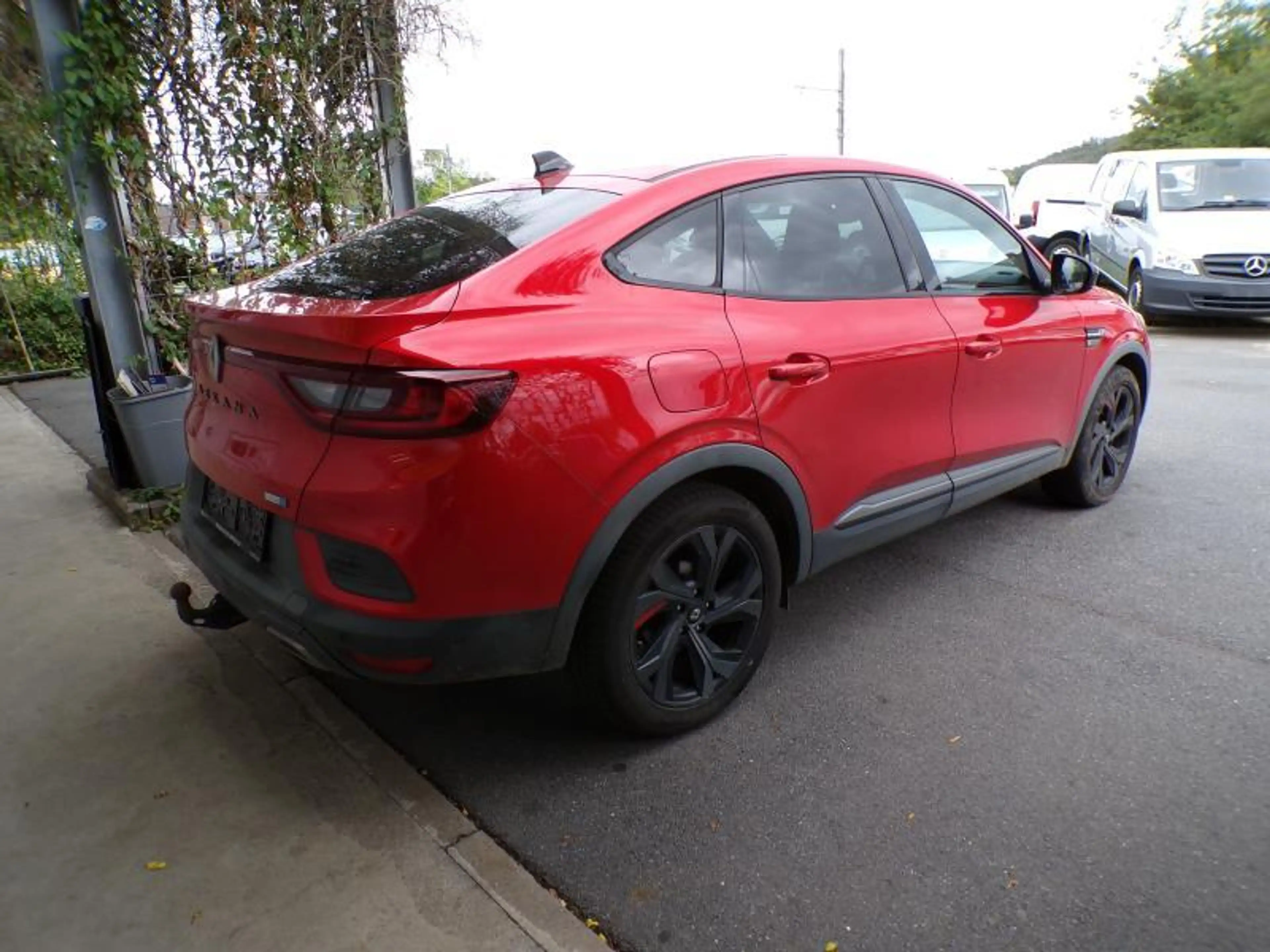 Renault Arkana 1.6 145cv Automatique rouge 06/22 — photo 4