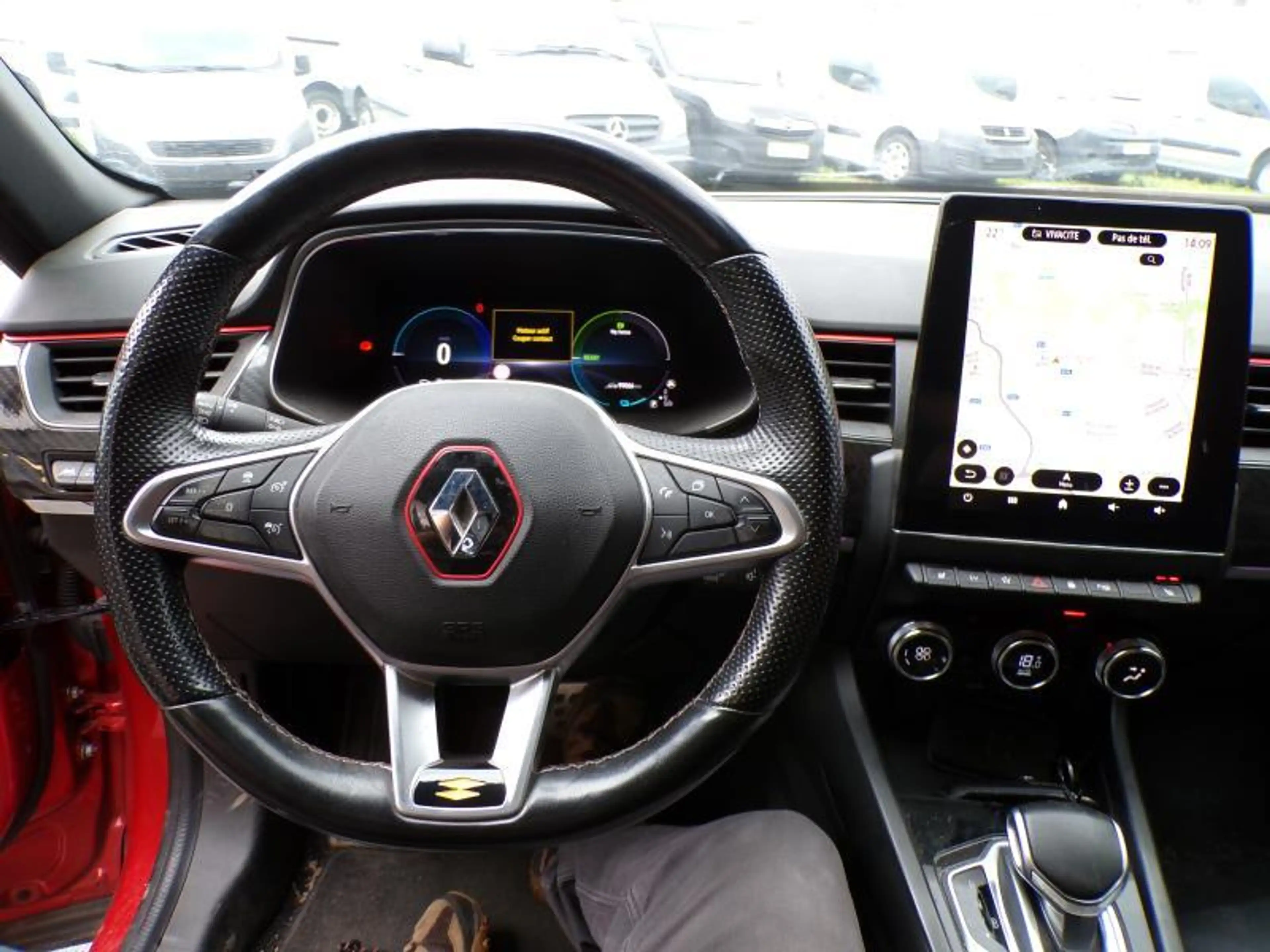 Renault Arkana 1.6 145cv Automatique rouge 06/22 — photo 9