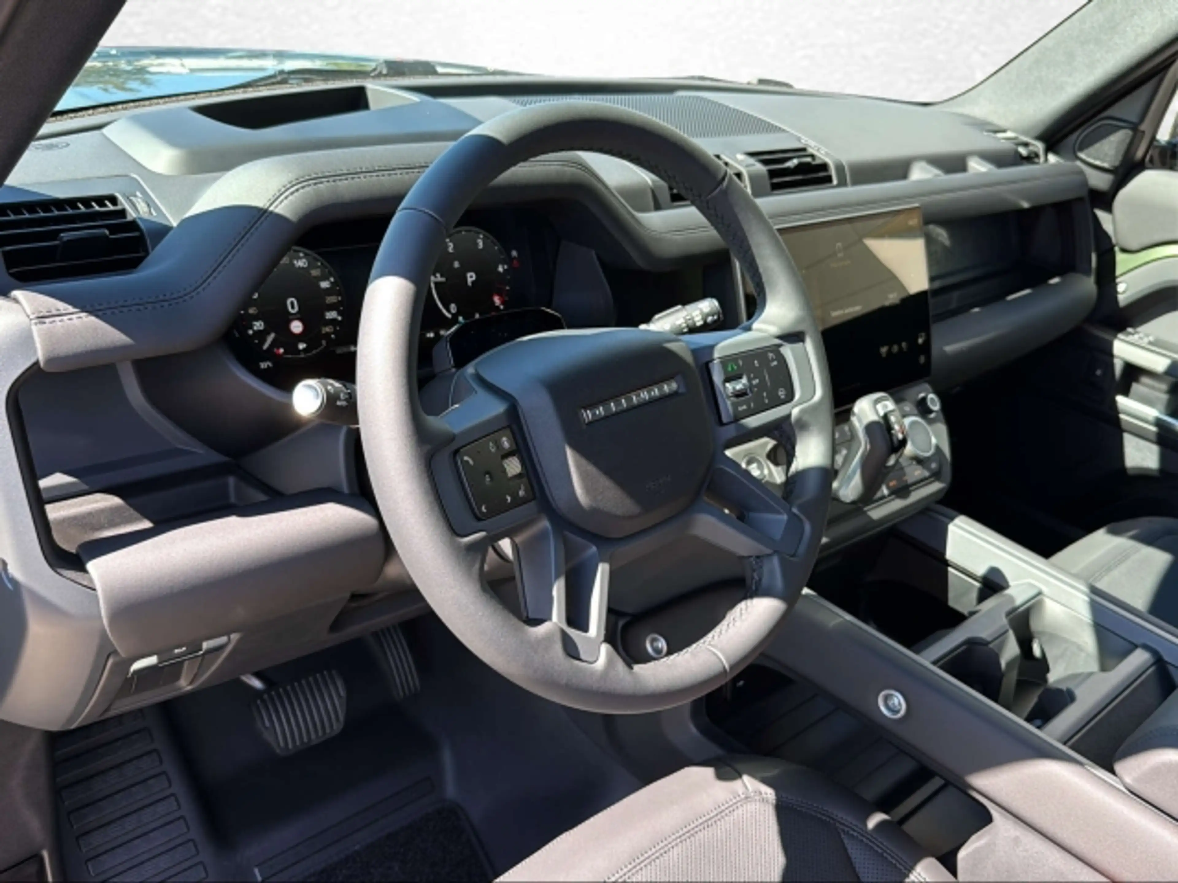 Land Rover Defender 110 D250 AWD AT X-Dynamic SE — photo 8