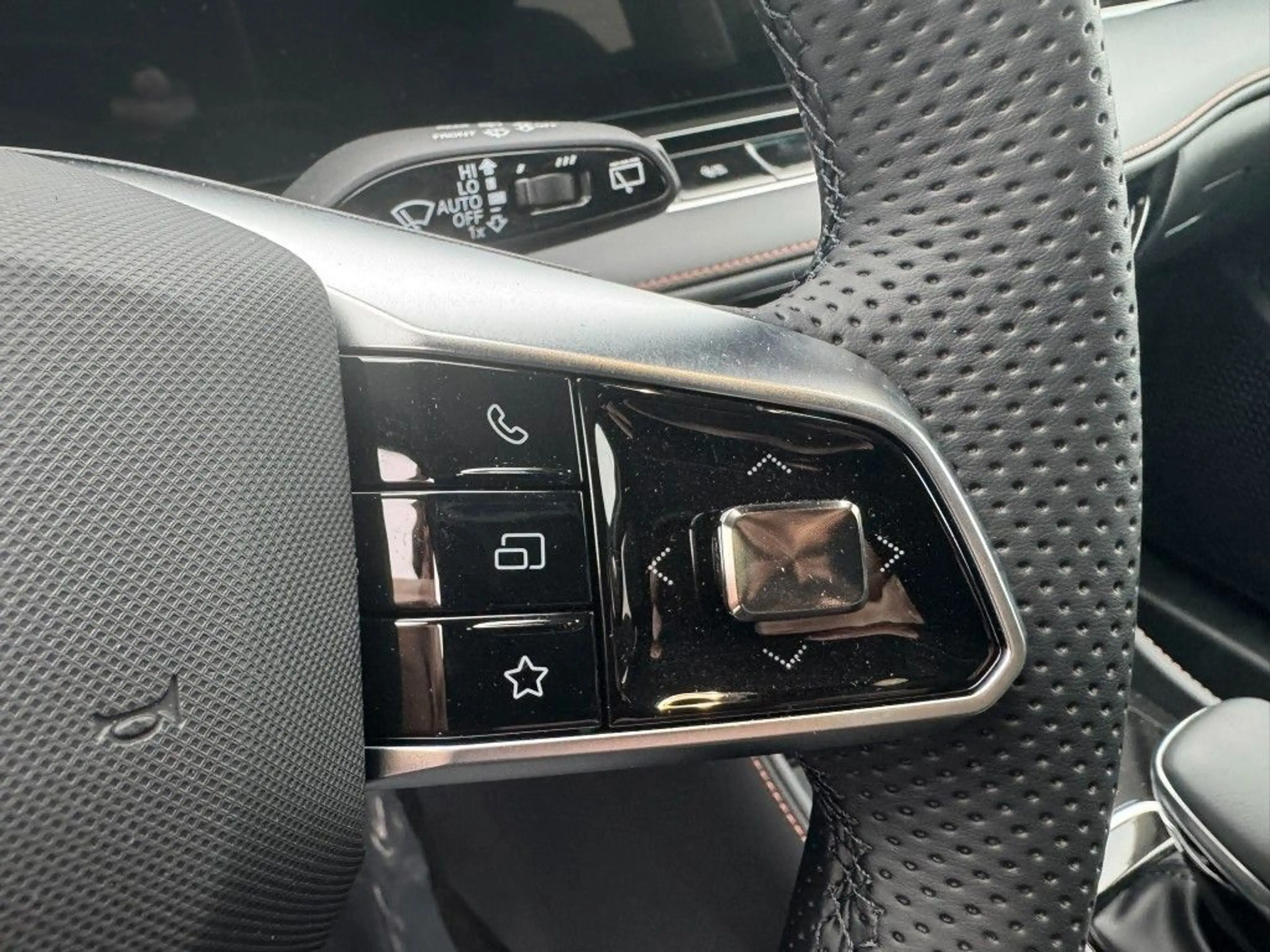MG HS 1.5 Hybrid+ Luxury / NAVI / 360°KAM — photo 18