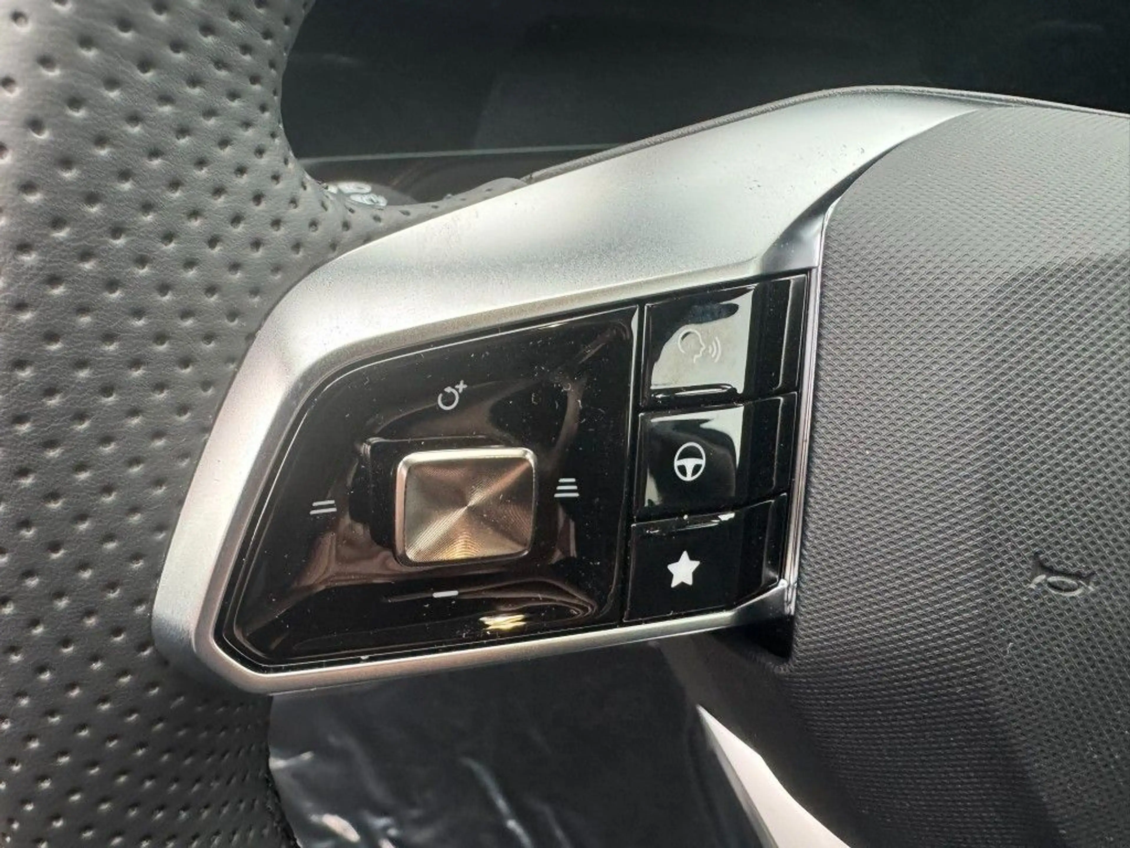 MG HS 1.5 Hybrid+ Luxury / NAVI / 360°KAM — photo 17