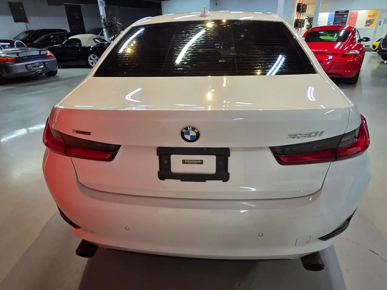 BMW 3 Series снимка BMW 3 Series