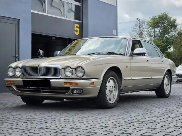 Jaguar XJ6 X300 Sovereign 4.0 AUTOM LEDER KLIMA Oldtimer