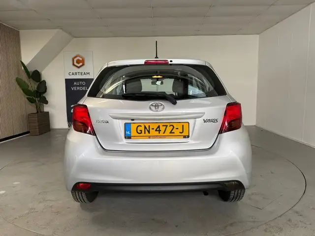 Toyota Yaris view 11