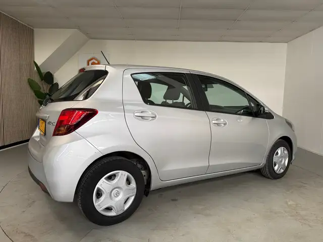 Toyota Yaris view 7