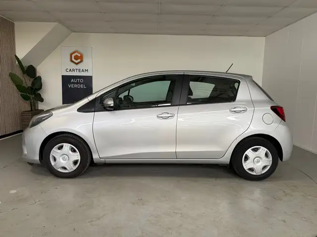 Toyota Yaris view 5