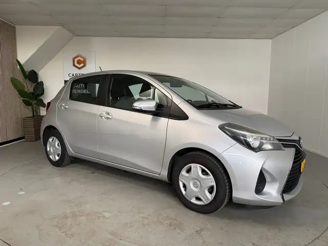 Toyota Yaris view 10