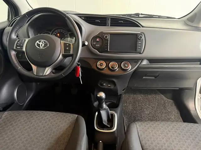 Toyota Yaris view 14