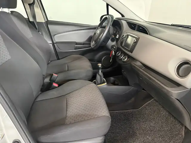 Toyota Yaris view 12