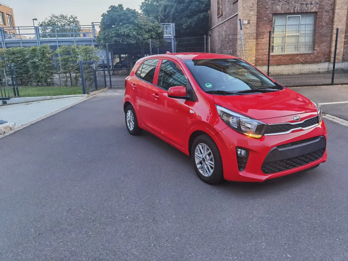 Kia Picanto Picanto 1.0 Aut. Dream-Team Edition Rouge - 1
