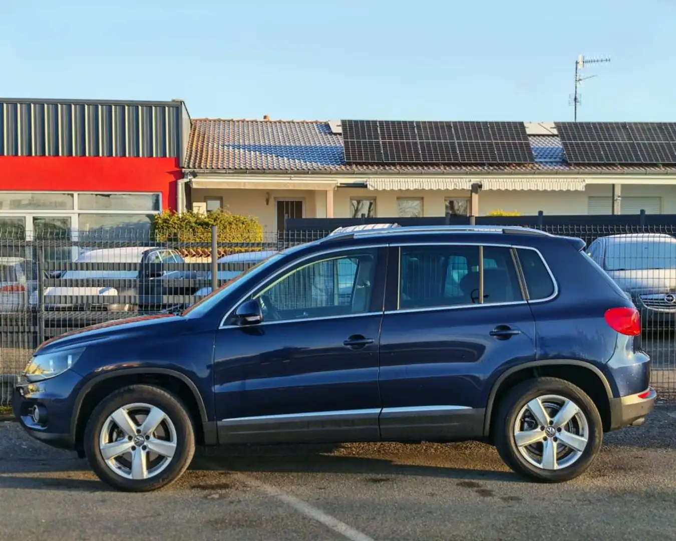 Volkswagen Tiguan 2.0 TDI 140ch Sportline 4Motion Bleu - 2