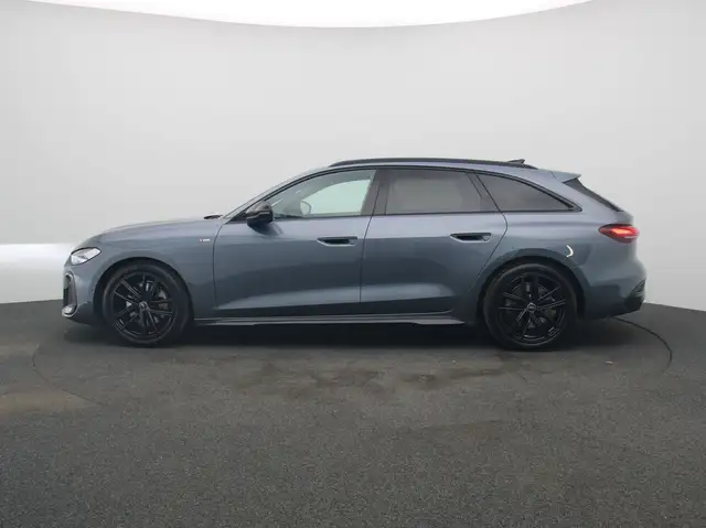 Audi A5 view 4