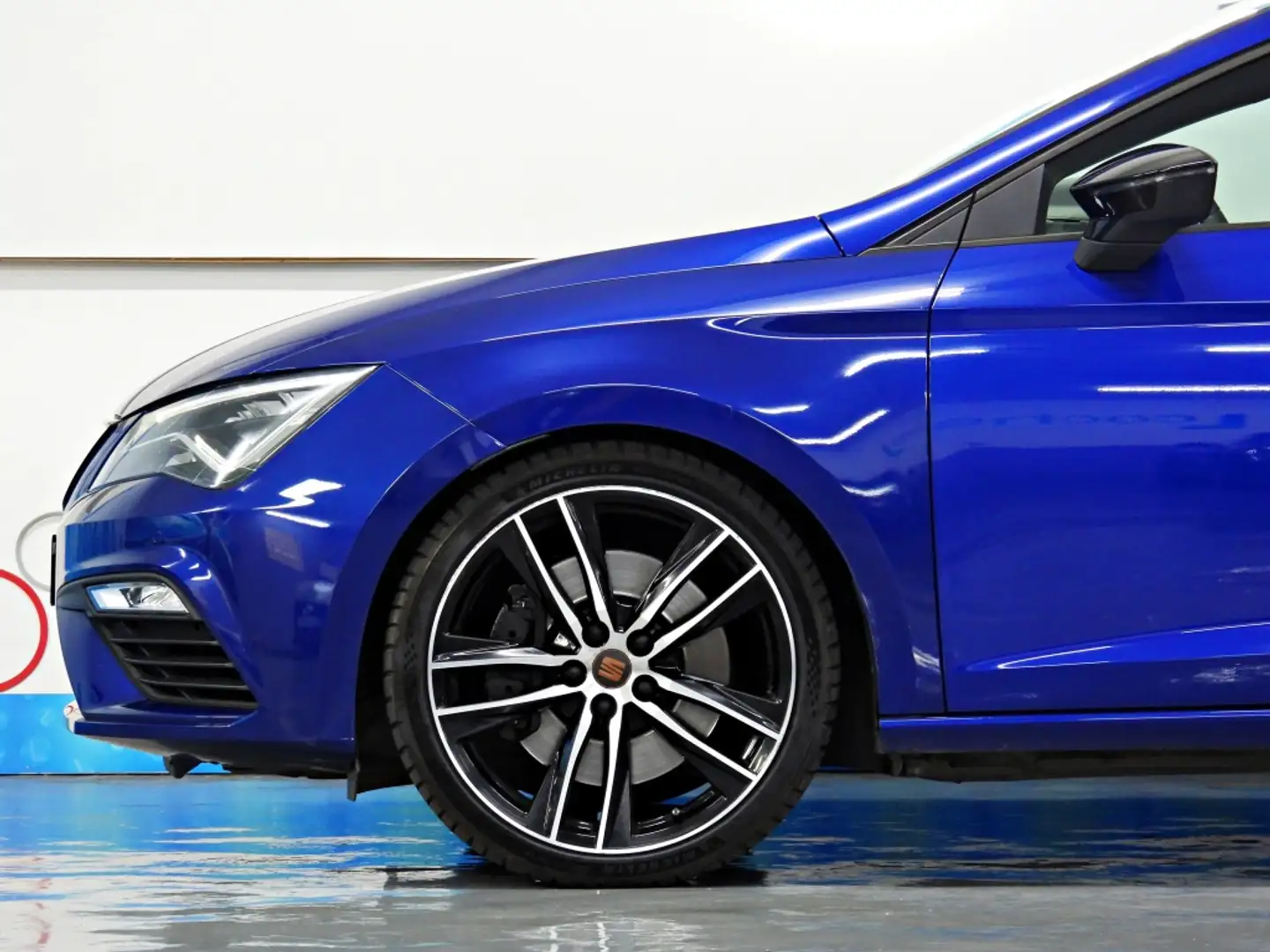 SEAT Leon 2.0 TSI S&S DSG7 Cupra 290 Blau - 2